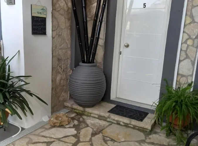 Kakovatos Family Homes *