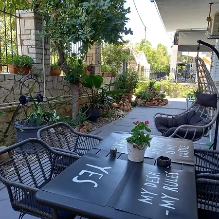 Kakovatos Family Homes * ザハロ