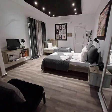 Kakovatos Family Homes アパート ザハロ