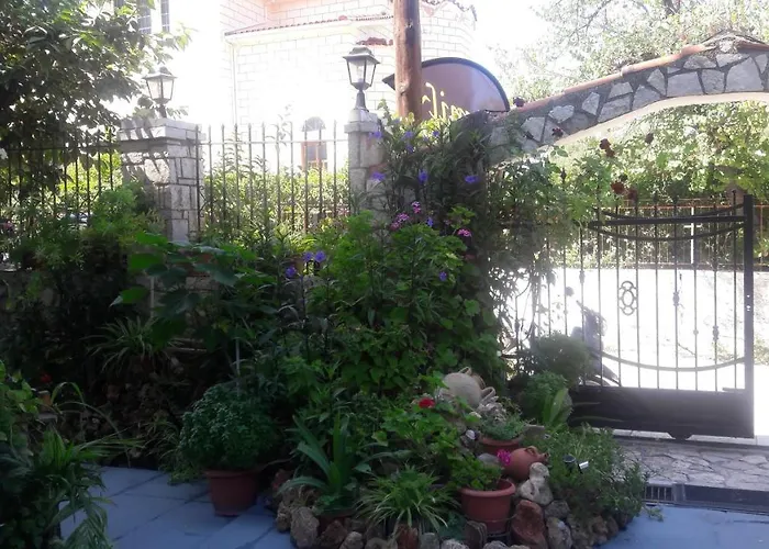 Kakovatos Family Homes *