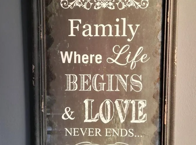 Kakovatos Family Homes アパート