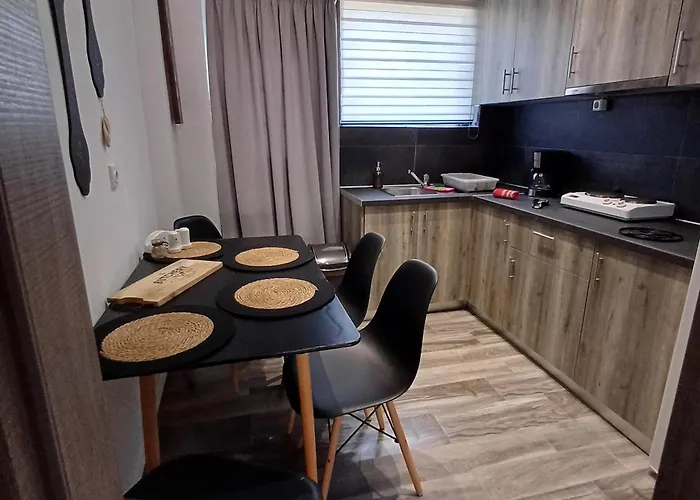 Kakovatos Family Homes